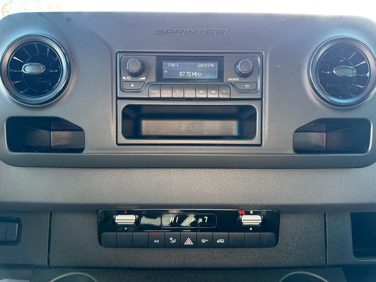 Mercedes-Benz Sprinter Cargo Van 1500 Standard Roof I4 144" RWD 2021