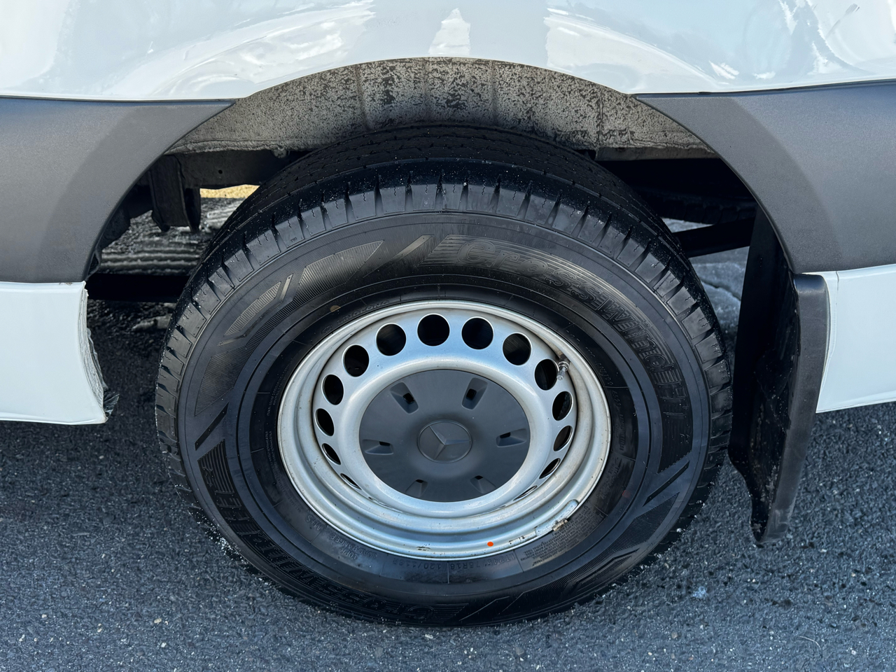 Mercedes-Benz Sprinter Cargo Van 1500 Standard Roof I4 144" RWD 2021