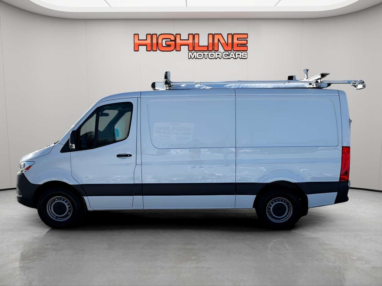 Mercedes-Benz Sprinter Cargo Van 1500 Standard Roof I4 144" RWD 2021