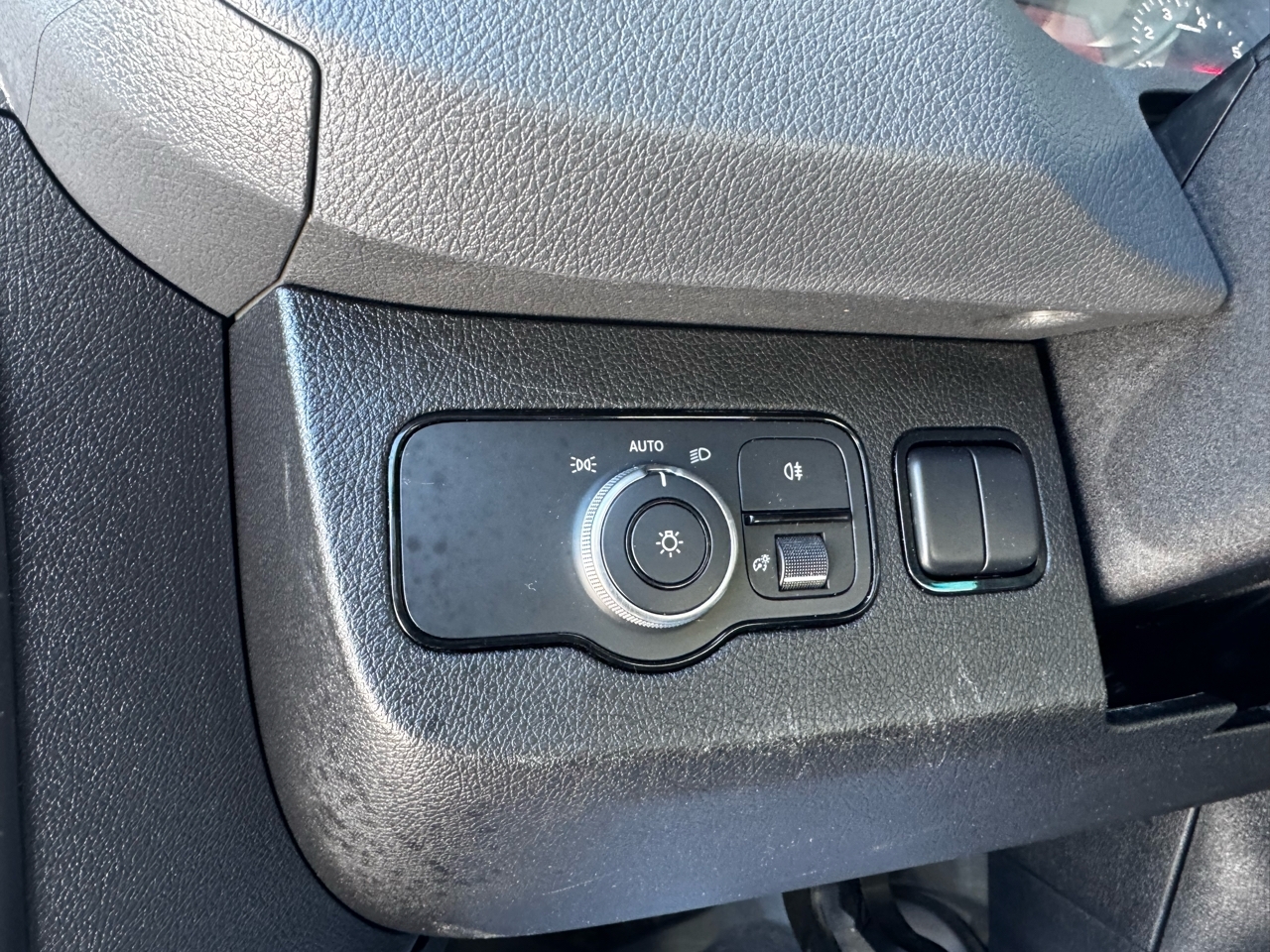 Mercedes-Benz Sprinter Cargo Van 1500 Standard Roof I4 144" RWD 2021