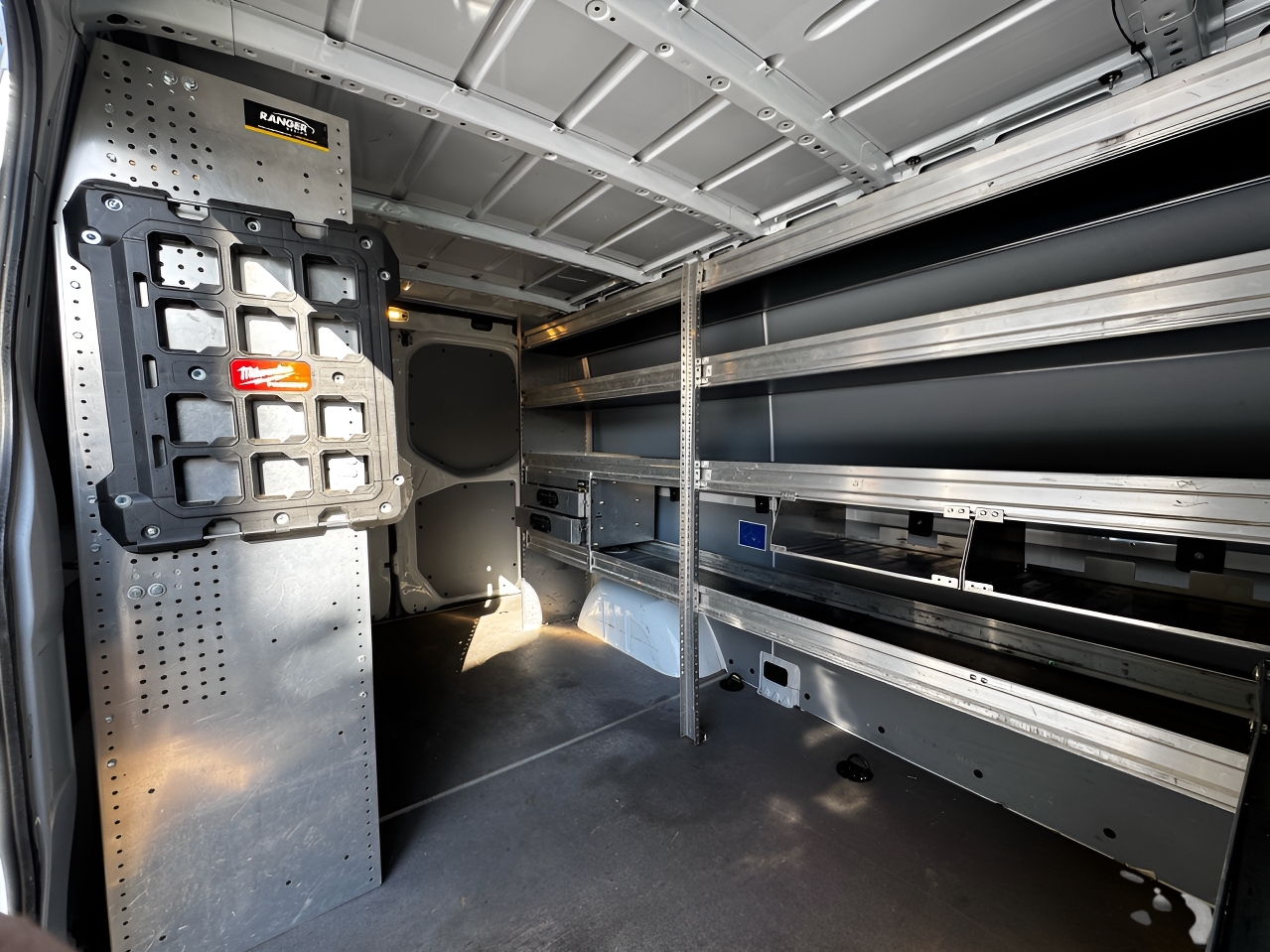 Mercedes-Benz Sprinter Cargo Van 1500 Standard Roof I4 144" RWD 2021