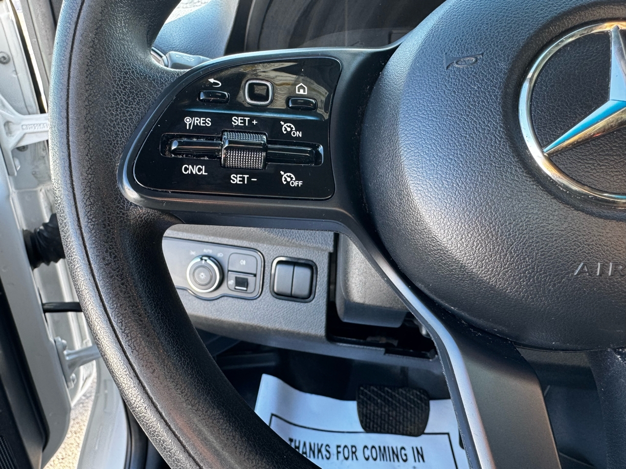 Mercedes-Benz Sprinter Cargo Van 1500 Standard Roof I4 144" RWD 2021