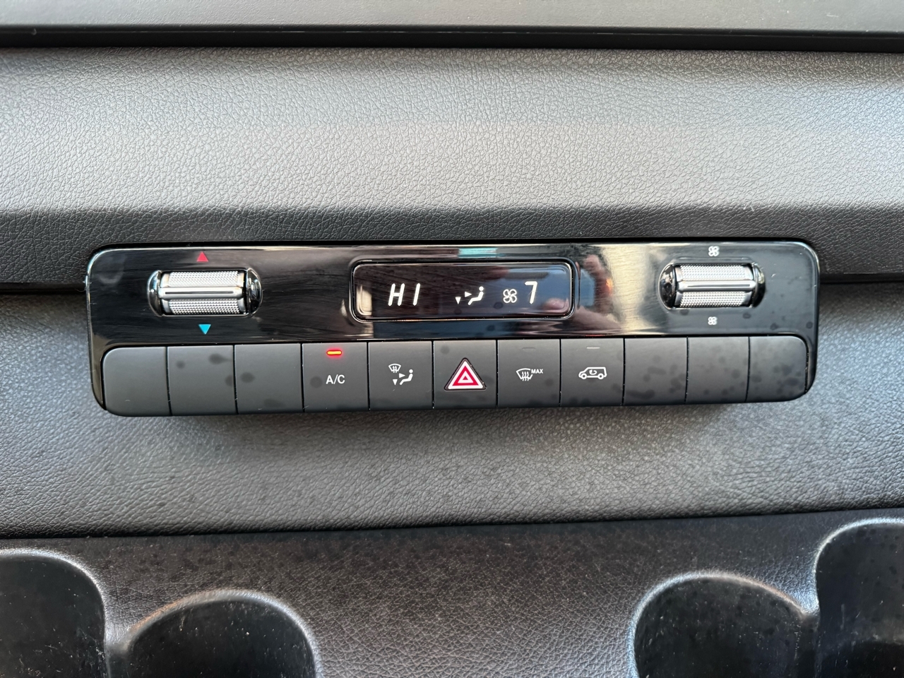 Mercedes-Benz Sprinter Cargo Van 1500 Standard Roof I4 144" RWD 2021