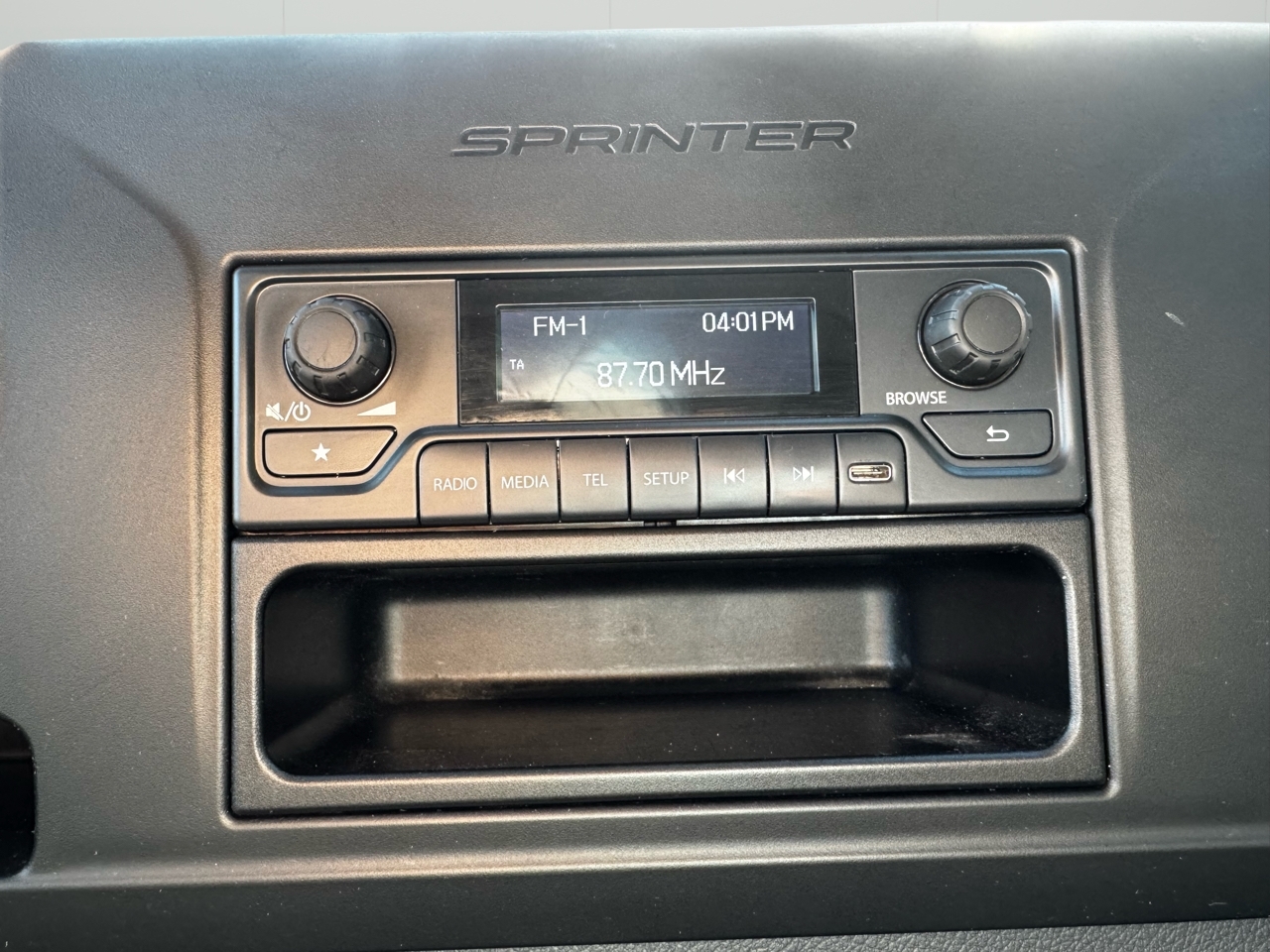 Mercedes-Benz Sprinter Cargo Van 1500 Standard Roof I4 144" RWD 2021