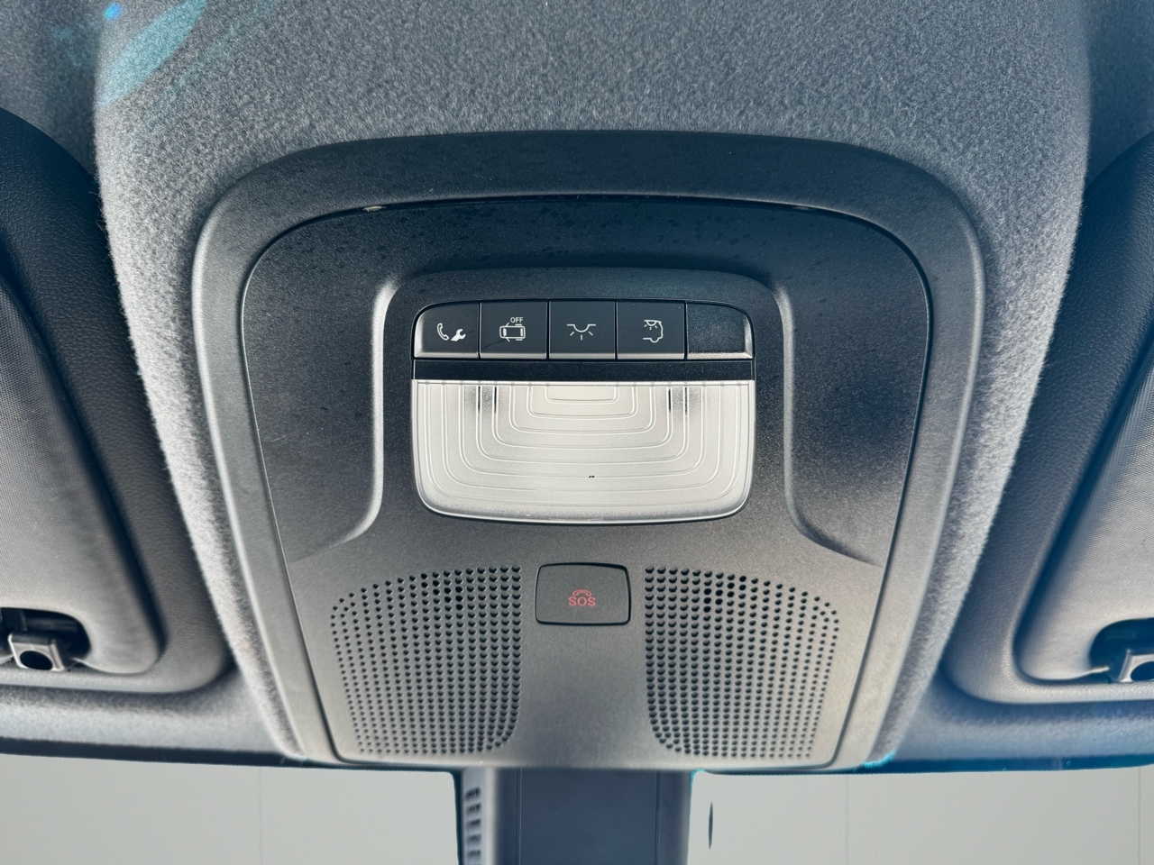 Mercedes-Benz Sprinter Cargo Van 1500 Standard Roof I4 144" RWD 2021