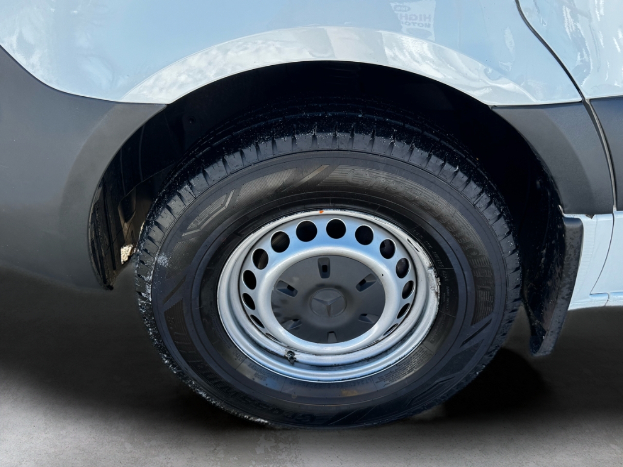 Mercedes-Benz Sprinter Cargo Van 1500 Standard Roof I4 144" RWD 2021