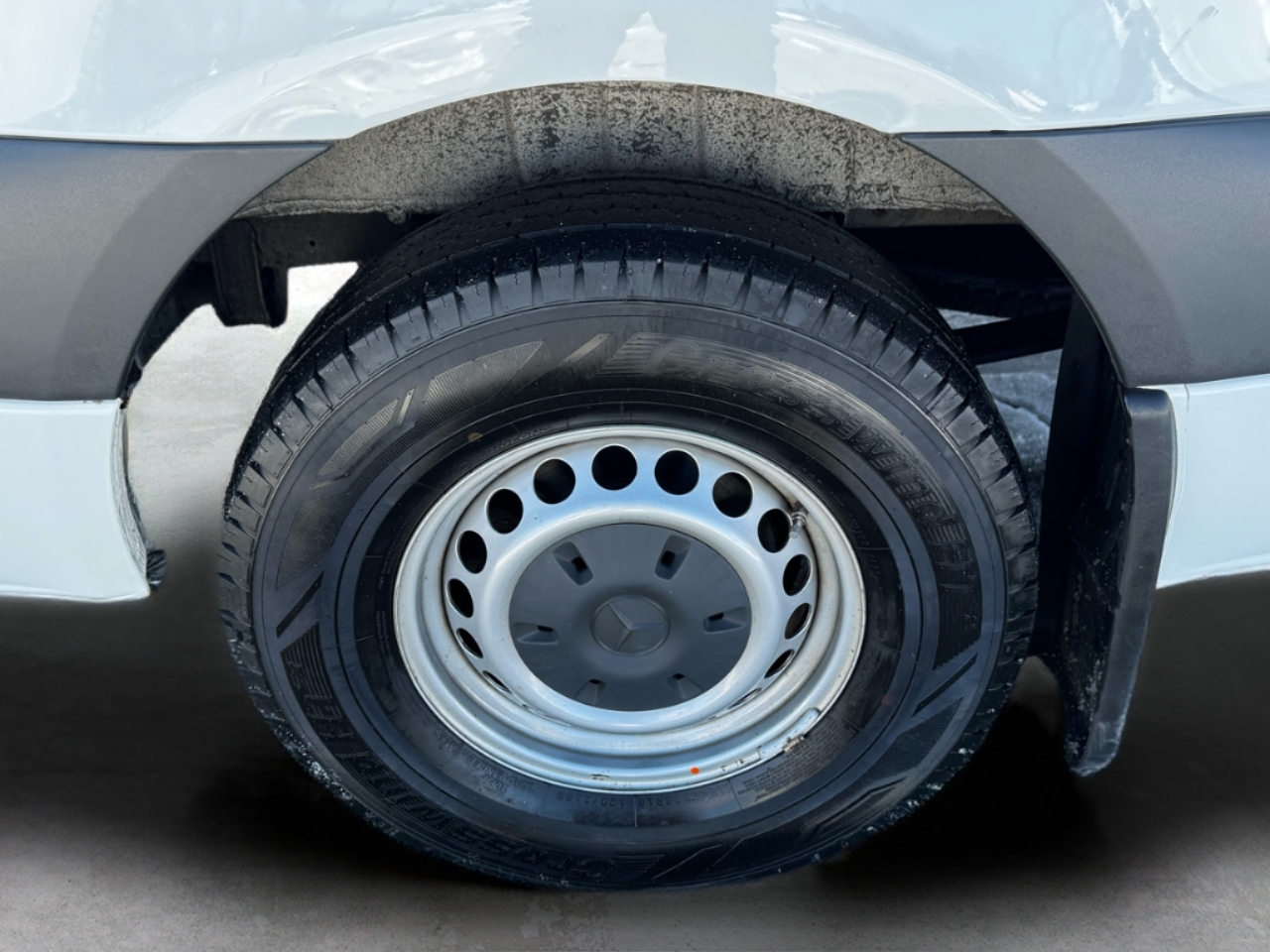 Mercedes-Benz Sprinter Cargo Van 1500 Standard Roof I4 144" RWD 2021