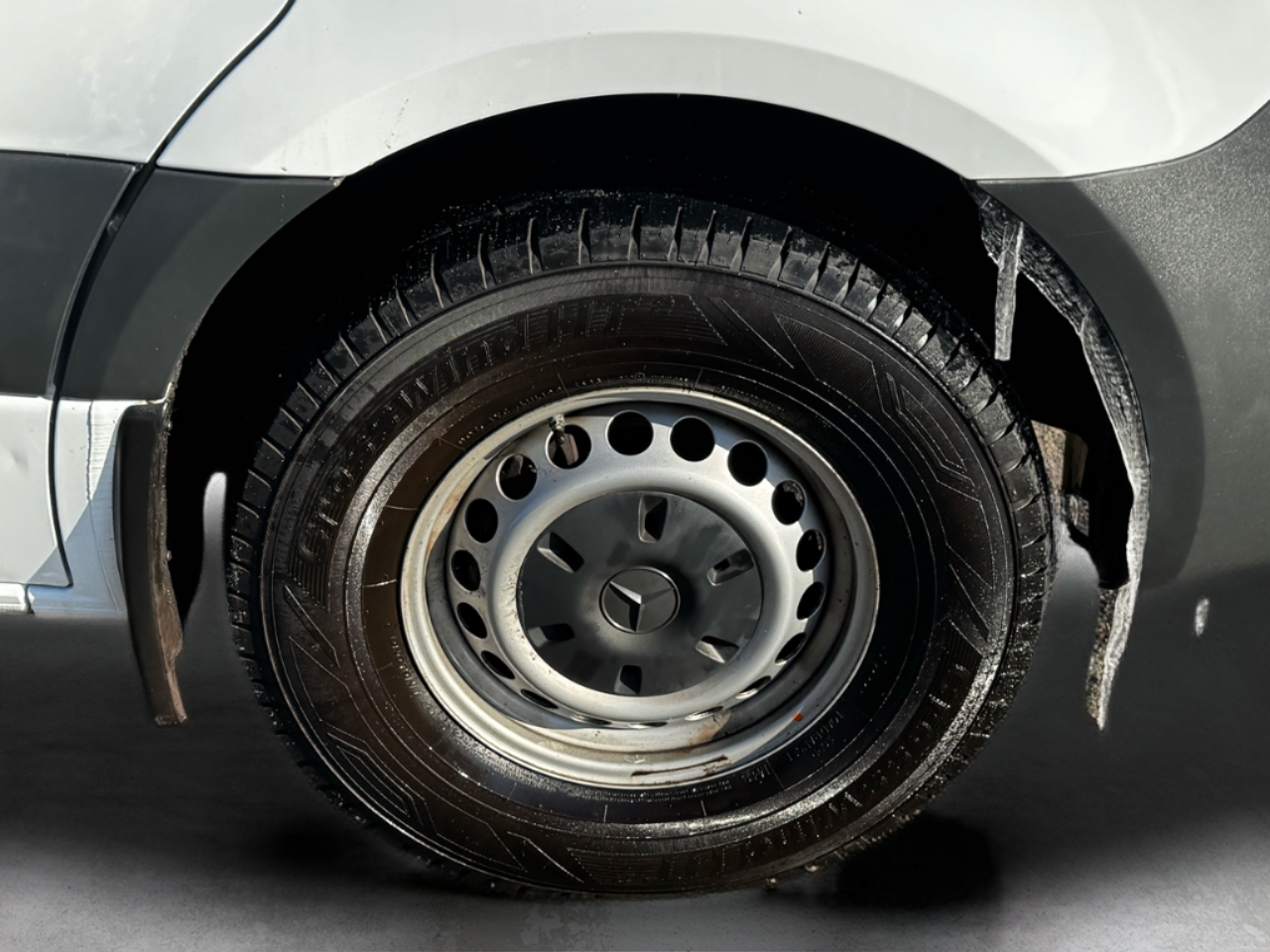 Mercedes-Benz Sprinter Cargo Van 1500 Standard Roof I4 144" RWD 2021