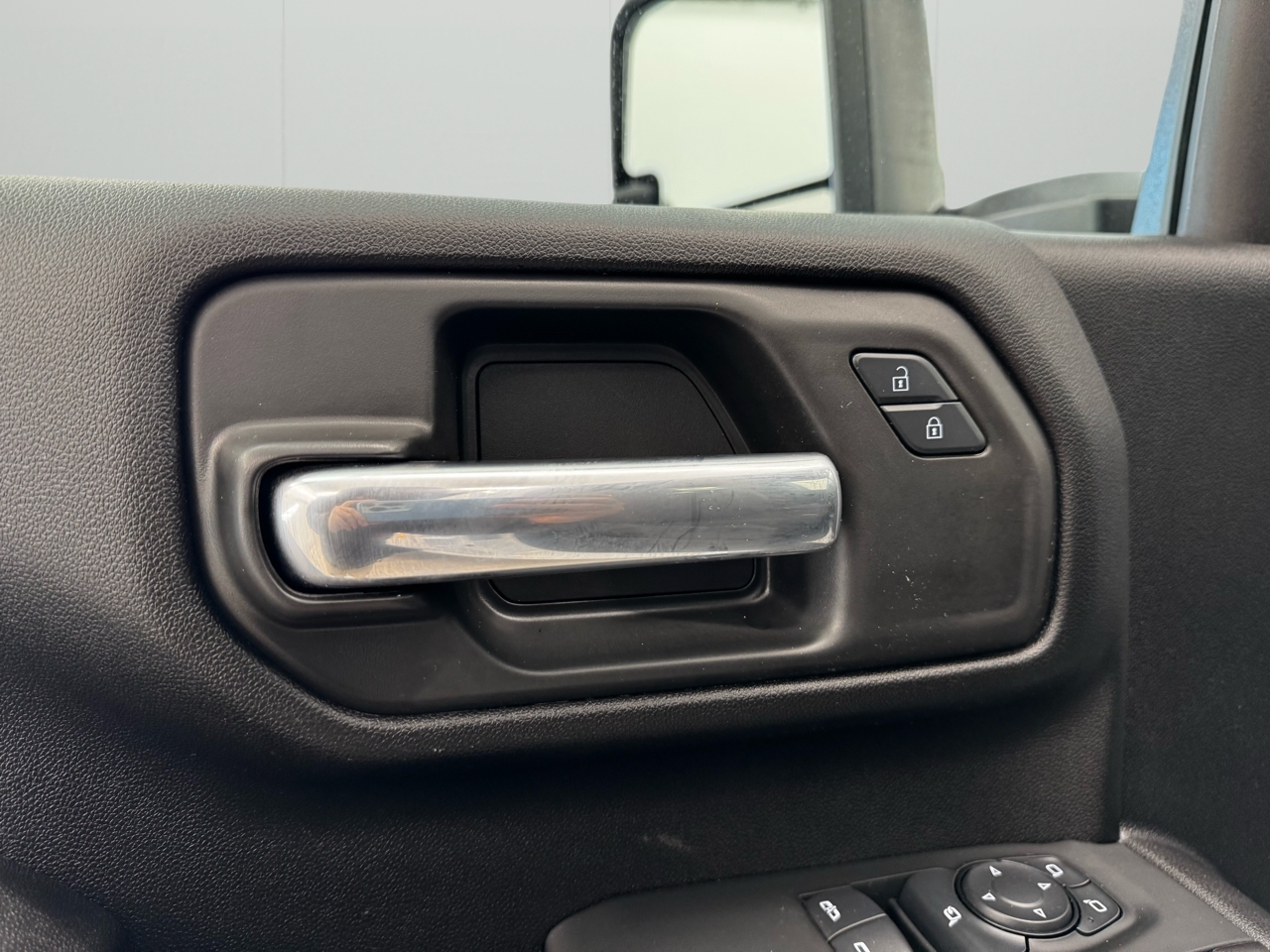 Chevrolet Silverado 3500HD CC 4WD Reg Cab 146" WB, 60" CA Work Truck 2025