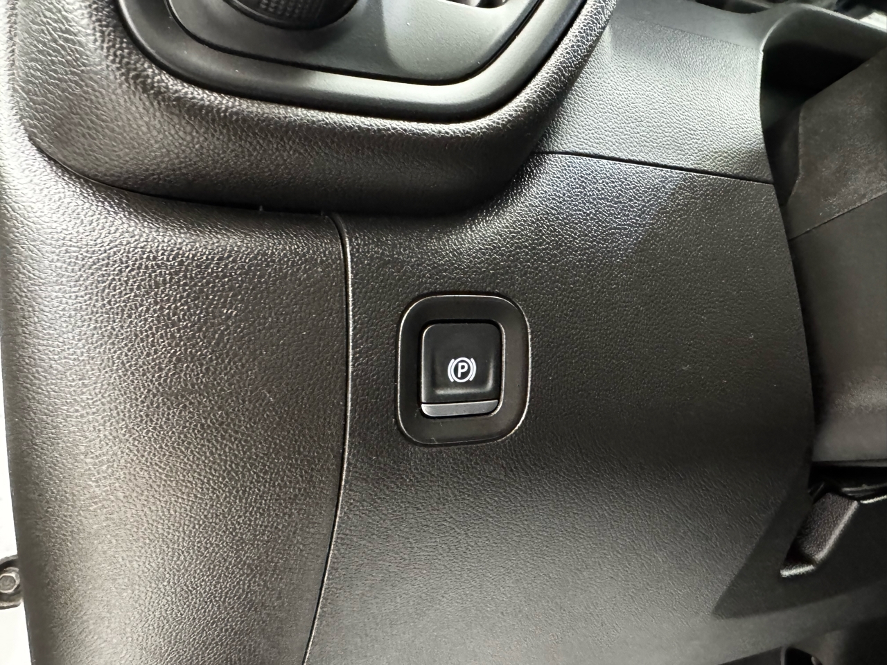 Chevrolet Silverado 3500HD CC 4WD Reg Cab 146" WB, 60" CA Work Truck 2025