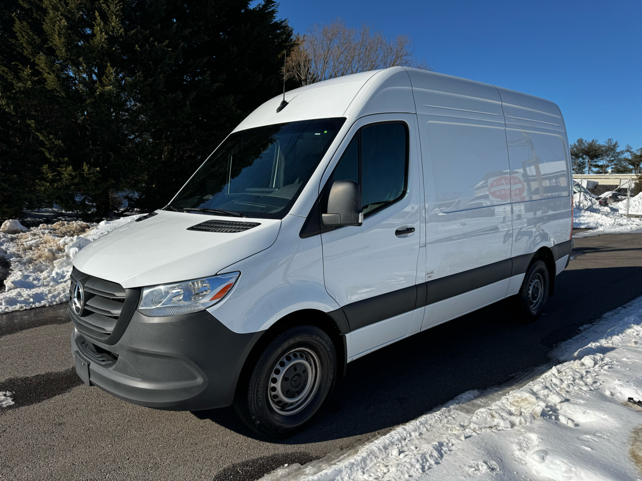 2025 Mercedes-Benz Sprinter Cargo Van 2500 Standard Roof I4 Diesel 144" RWD