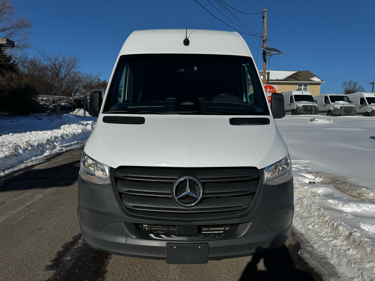 Mercedes-Benz Sprinter Cargo Van 2500 Standard Roof I4 Diesel 144" RWD 2025
