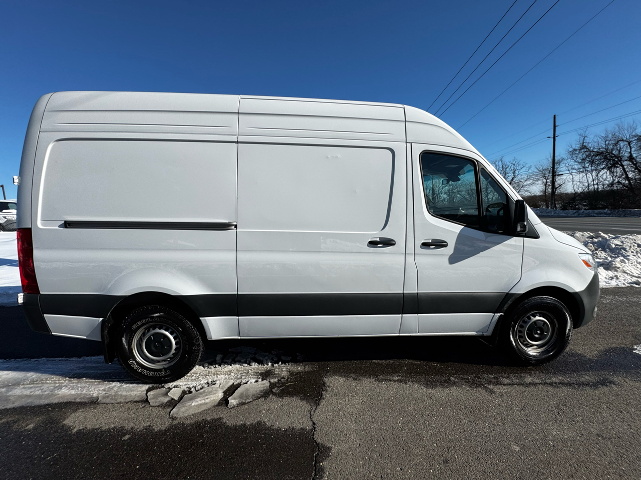Mercedes-Benz Sprinter Cargo Van 2500 Standard Roof I4 Diesel 144" RWD 2025
