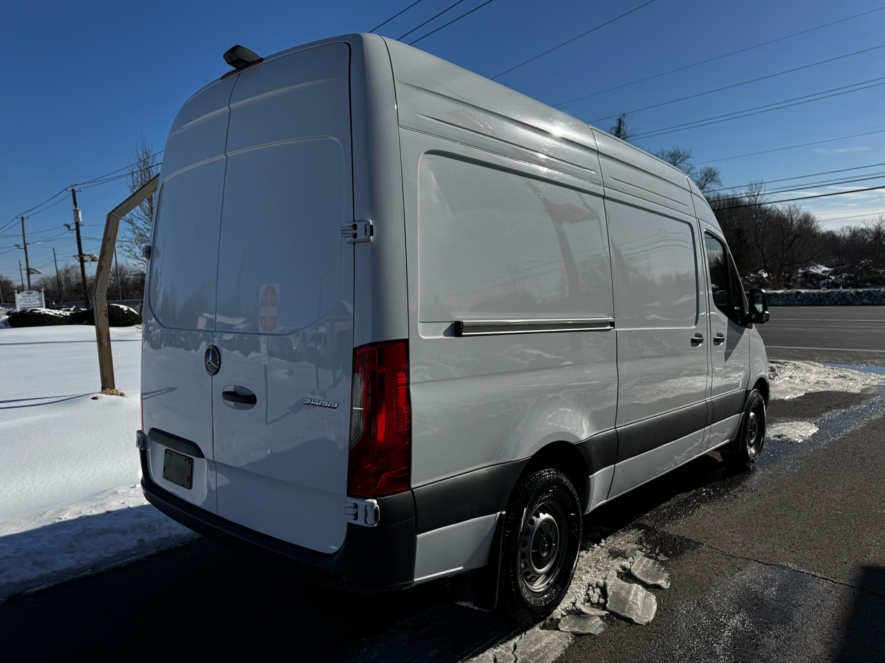 Mercedes-Benz Sprinter Cargo Van 2500 Standard Roof I4 Diesel 144" RWD 2025