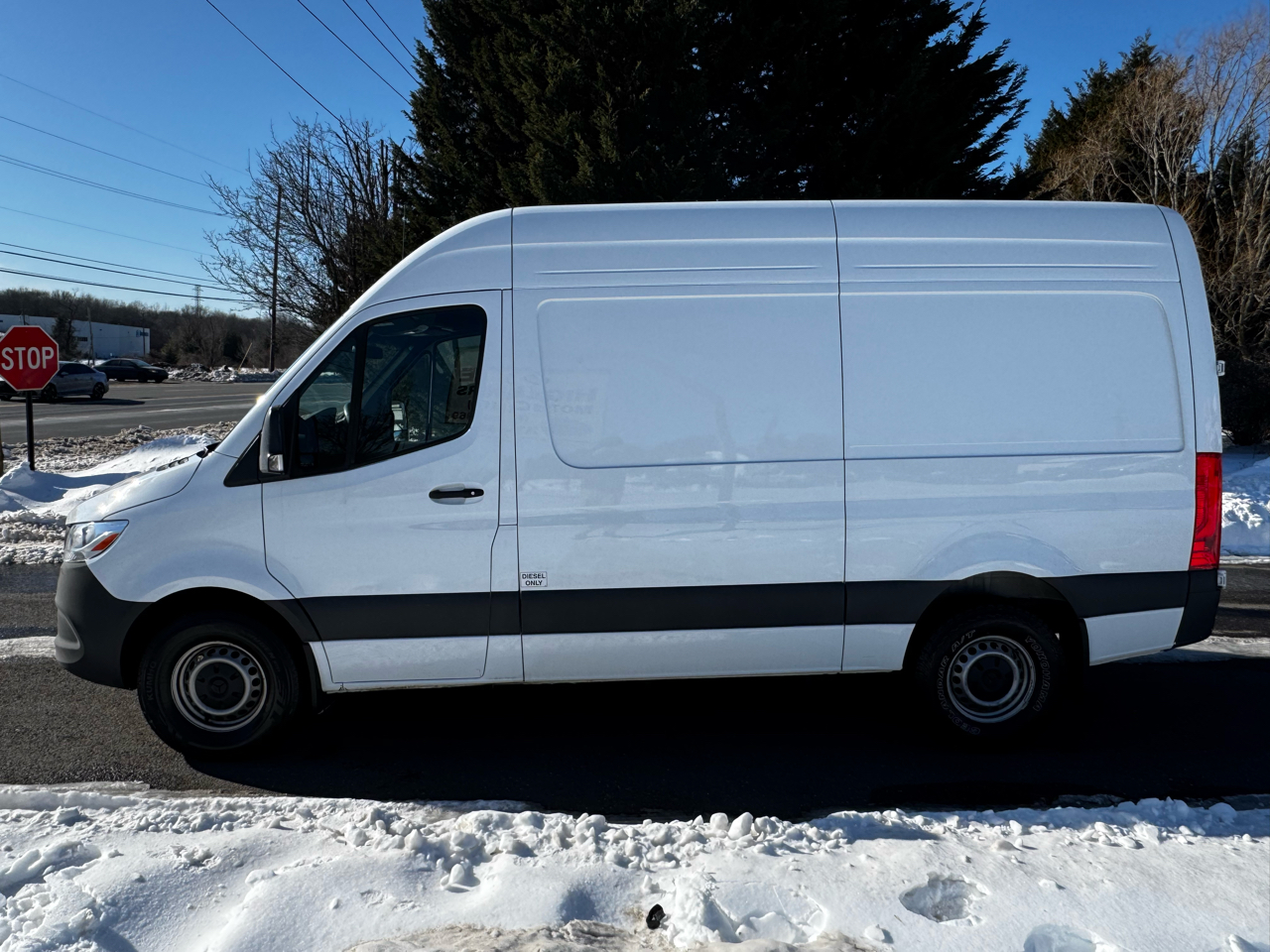 Mercedes-Benz Sprinter Cargo Van 2500 Standard Roof I4 Diesel 144" RWD 2025