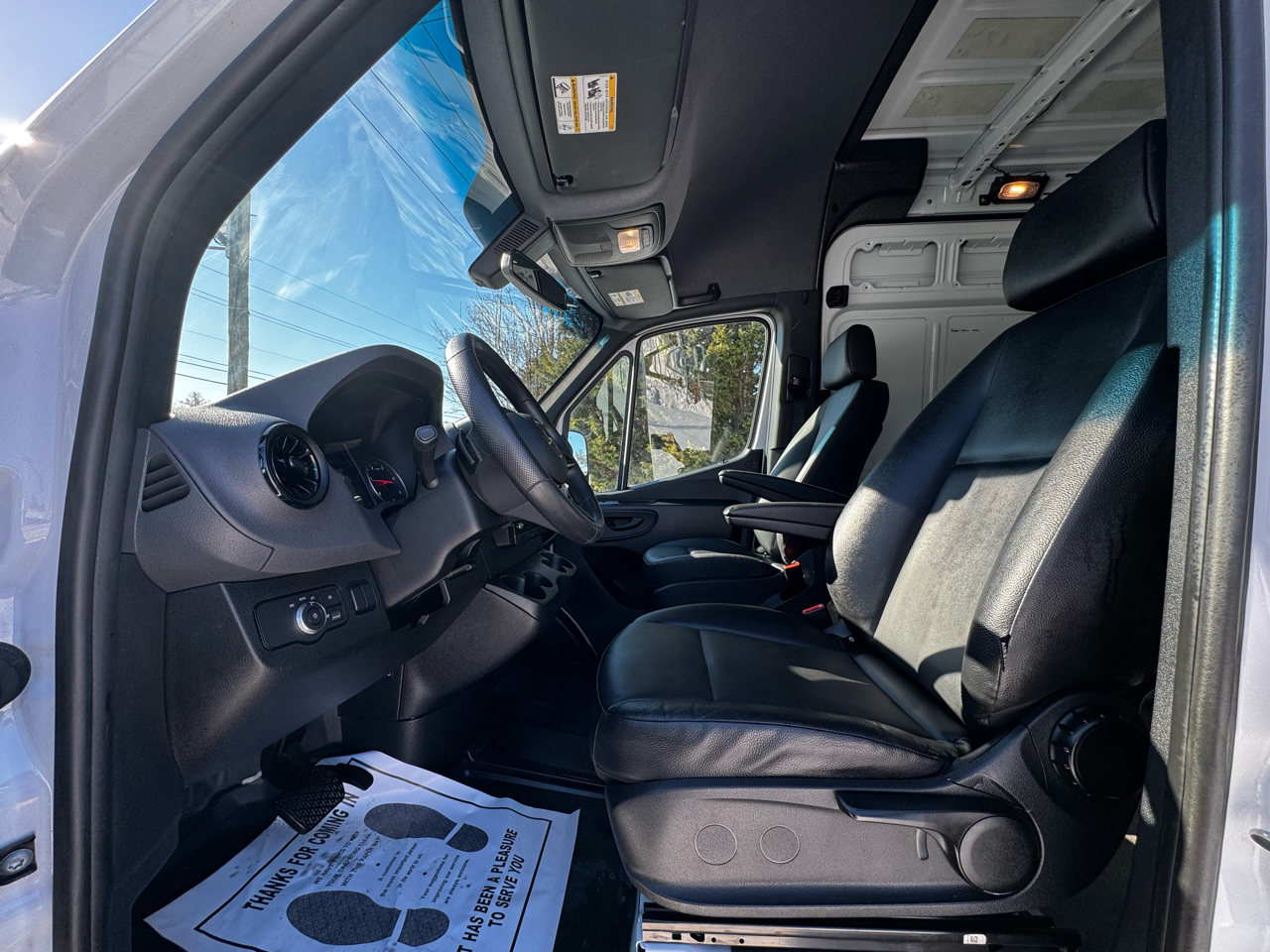 Mercedes-Benz Sprinter Cargo Van 2500 Standard Roof I4 Diesel 144" RWD 2025