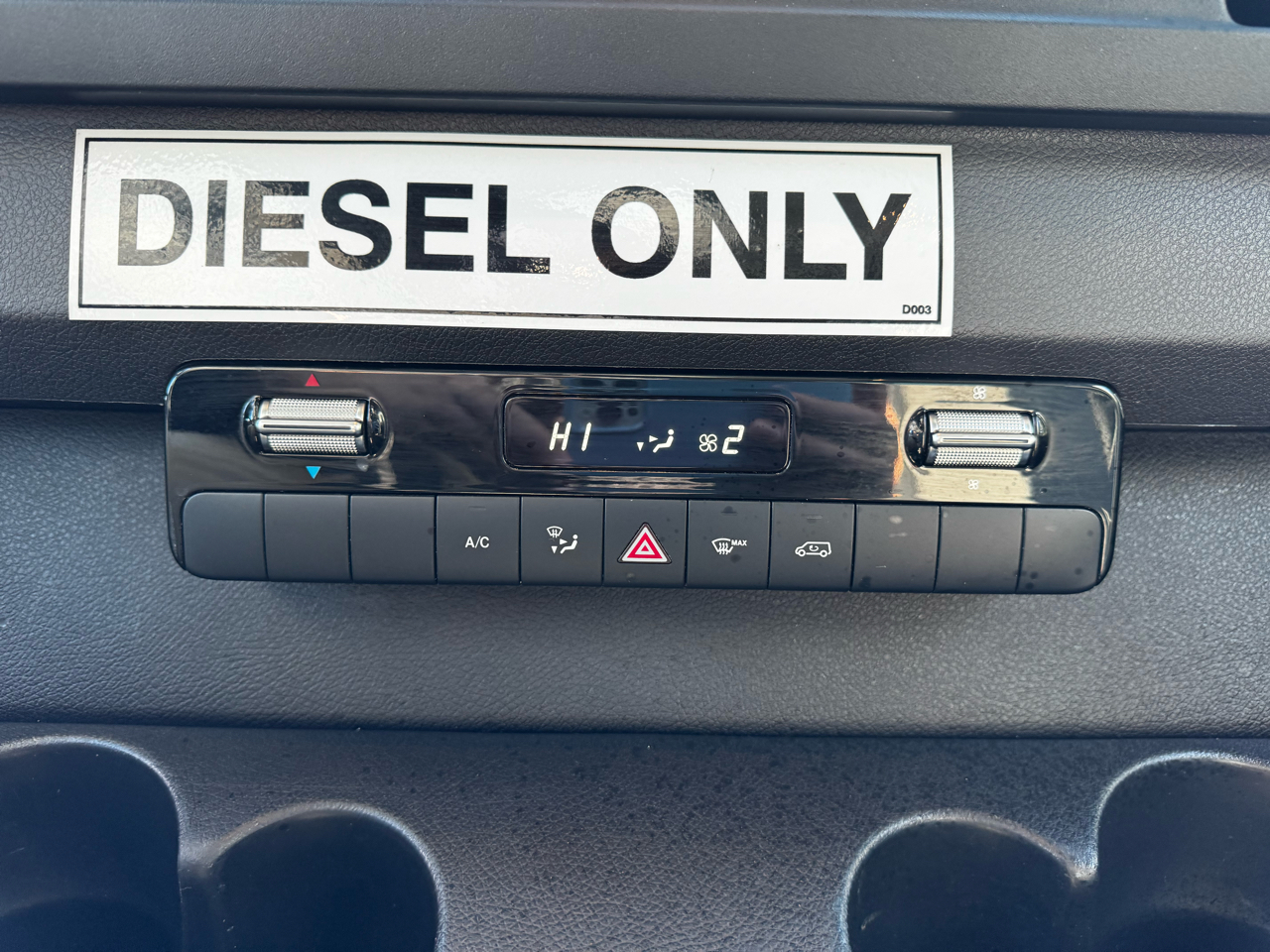 Mercedes-Benz Sprinter Cargo Van 2500 Standard Roof I4 Diesel 144" RWD 2025