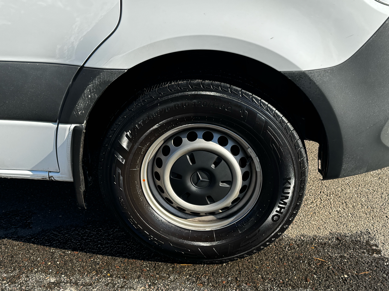 Mercedes-Benz Sprinter Cargo Van 2500 Standard Roof I4 Diesel 144" RWD 2025