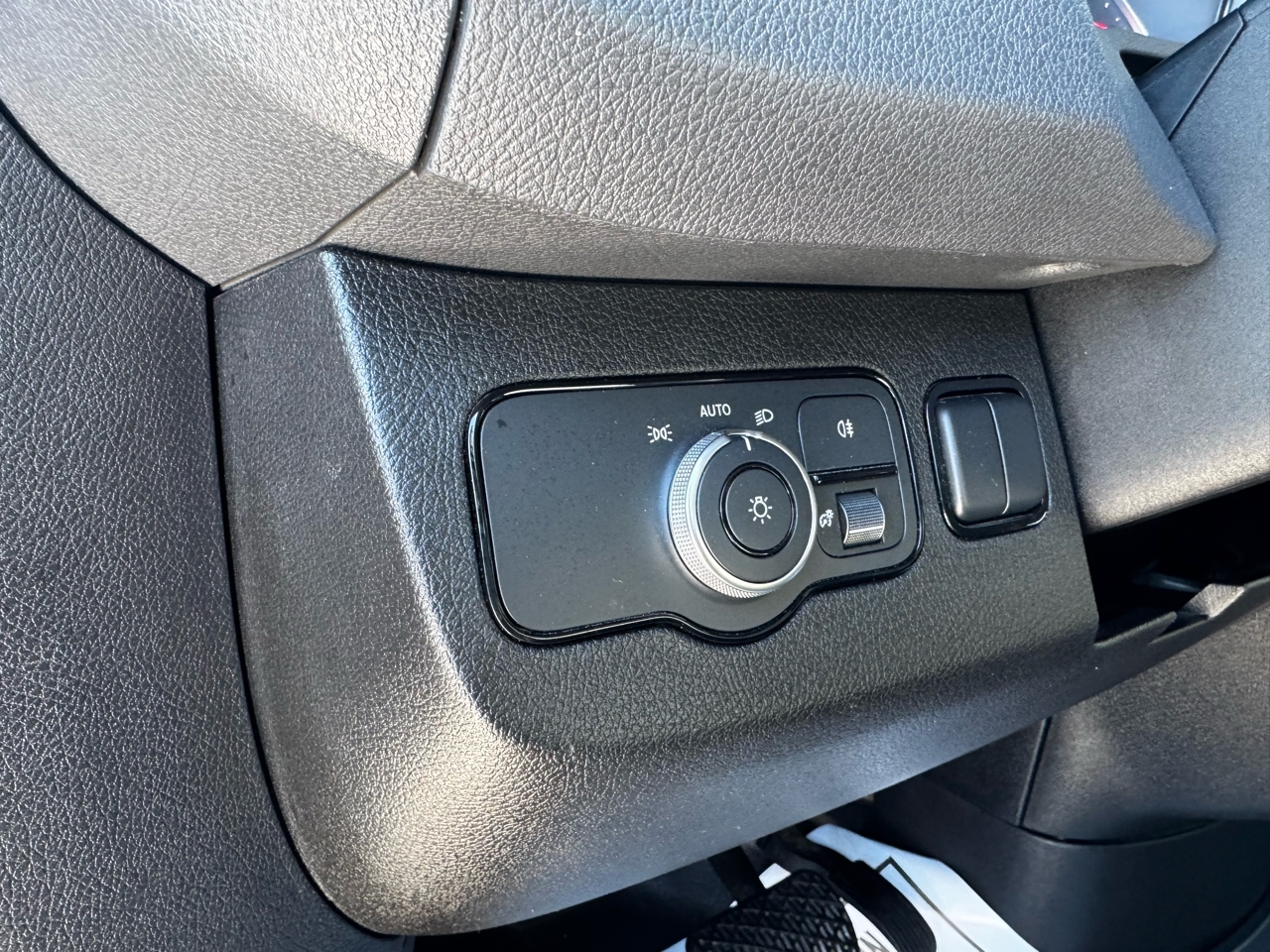 Mercedes-Benz Sprinter Cargo Van 2500 Standard Roof I4 Diesel 144" RWD 2025