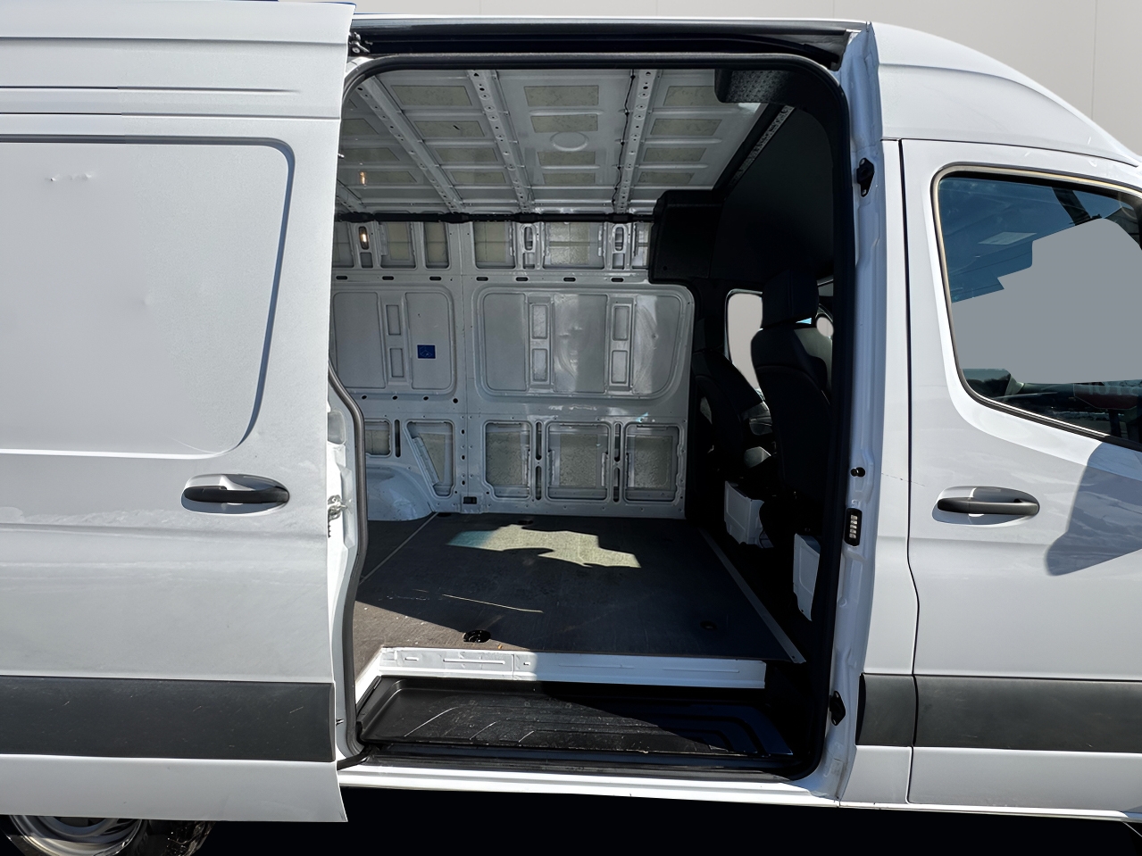 Mercedes-Benz Sprinter Cargo Van 2500 Standard Roof I4 Diesel 144" RWD 2025