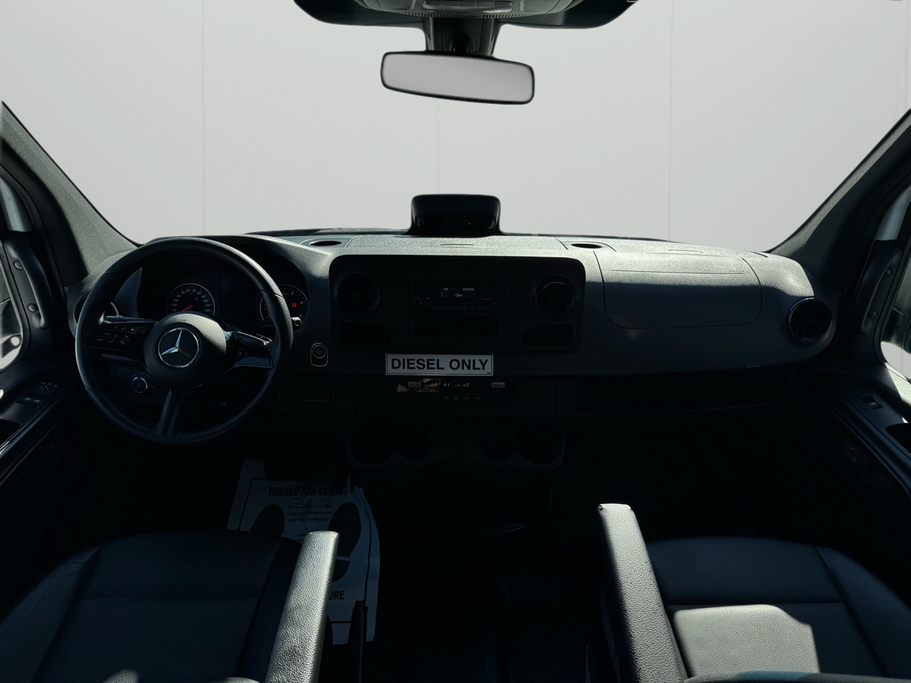 Mercedes-Benz Sprinter Cargo Van 2500 Standard Roof I4 Diesel 144" RWD 2025