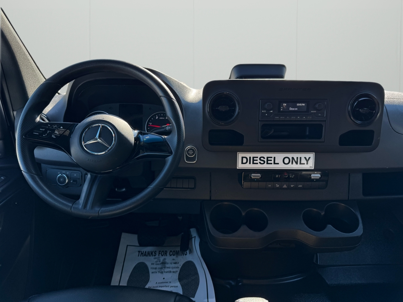 Mercedes-Benz Sprinter Cargo Van 2500 Standard Roof I4 Diesel 144" RWD 2025