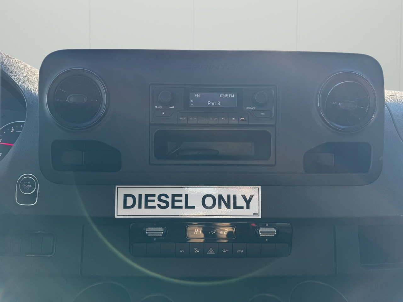 Mercedes-Benz Sprinter Cargo Van 2500 Standard Roof I4 Diesel 144" RWD 2025