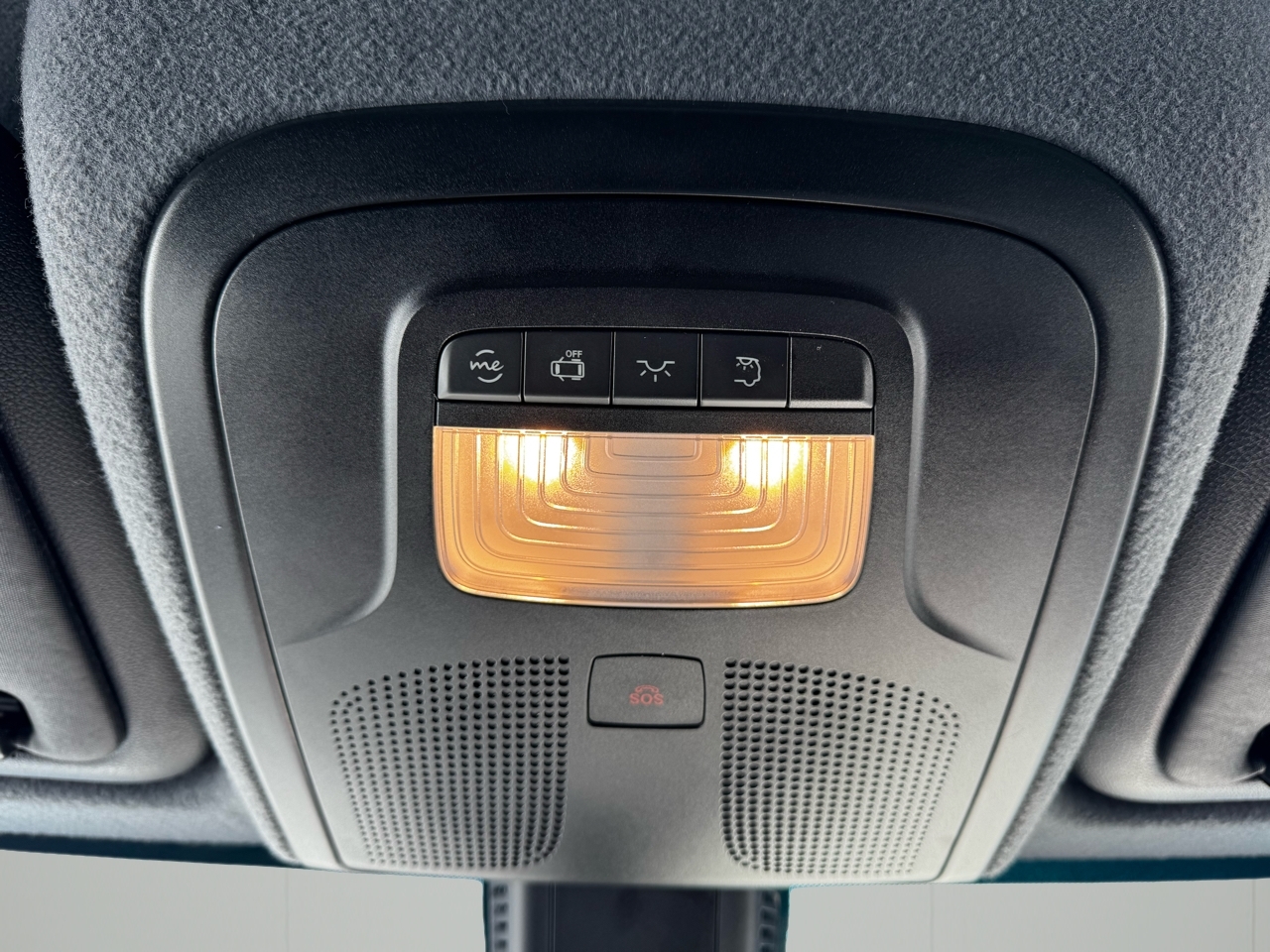 Mercedes-Benz Sprinter Cargo Van 2500 Standard Roof I4 Diesel 144" RWD 2025