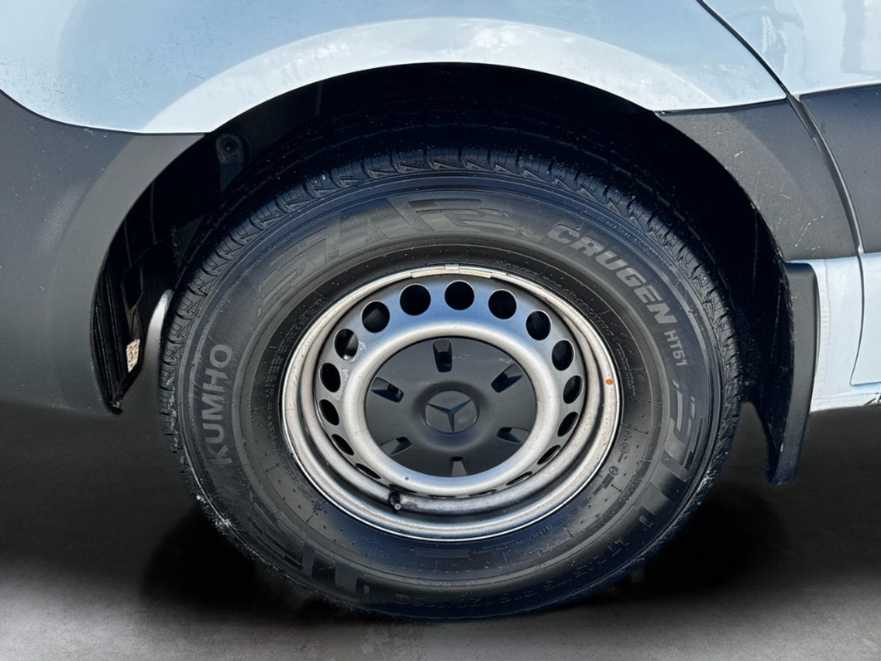 Mercedes-Benz Sprinter Cargo Van 2500 Standard Roof I4 Diesel 144" RWD 2025