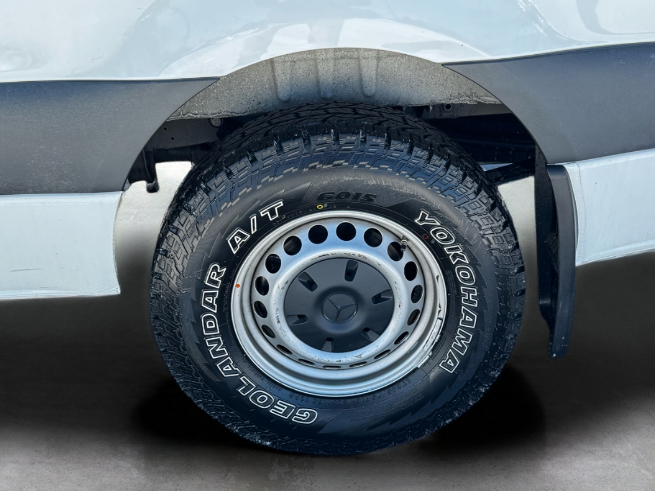 Mercedes-Benz Sprinter Cargo Van 2500 Standard Roof I4 Diesel 144" RWD 2025