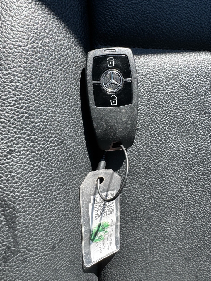 Mercedes-Benz Sprinter Cargo Van 2500 Standard Roof I4 Diesel 144" RWD 2025