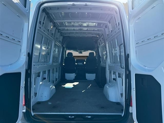 Mercedes-Benz Sprinter Cargo Van 2500 Standard Roof I4 Diesel 144" RWD 2025