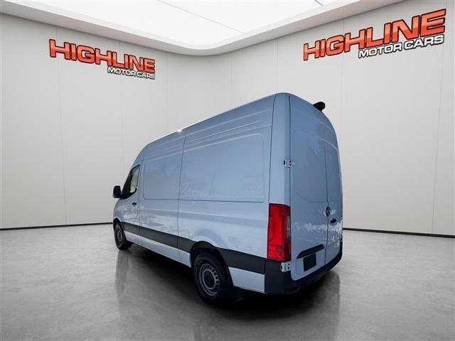 Mercedes-Benz Sprinter Cargo Van 2500 Standard Roof I4 Diesel 144" RWD 2025