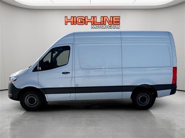 Mercedes-Benz Sprinter Cargo Van 2500 Standard Roof I4 Diesel 144" RWD 2025