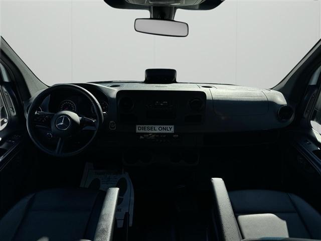 Mercedes-Benz Sprinter Cargo Van 2500 Standard Roof I4 Diesel 144" RWD 2025