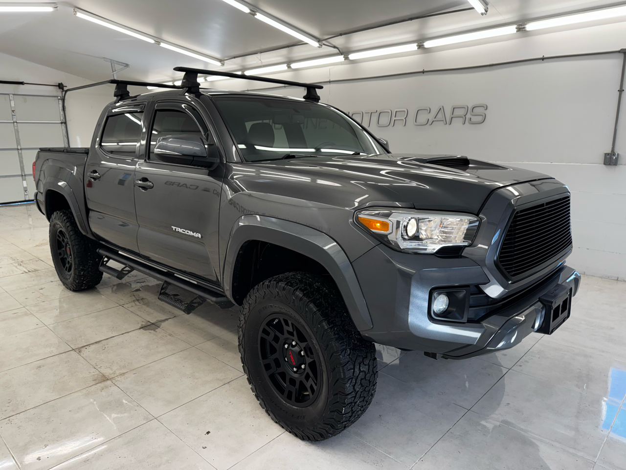 Toyota Tacoma TRD Off Road Double Cab 5' Bed V6 4x4 MT (Natl) 2017