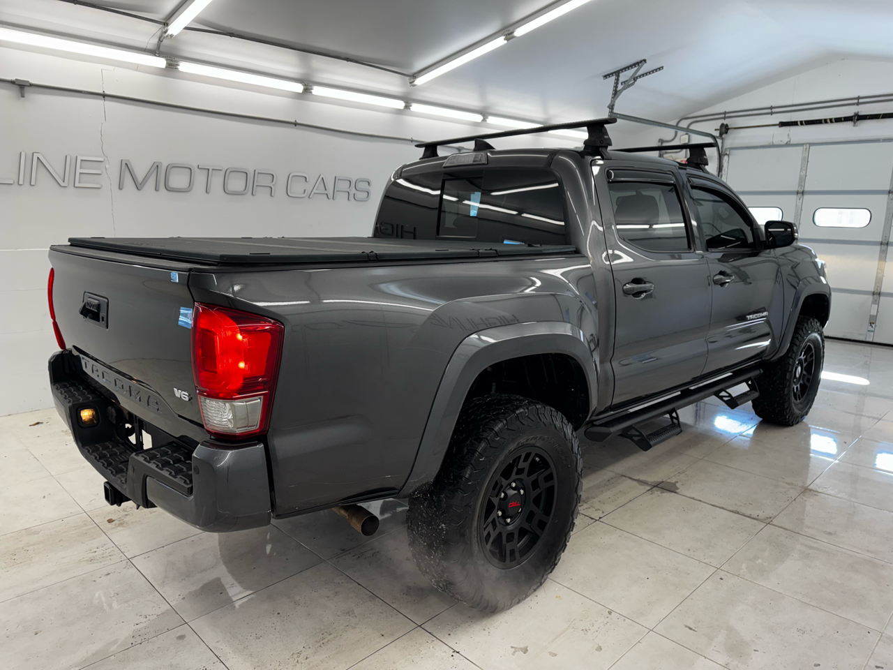 Toyota Tacoma TRD Off Road Double Cab 5' Bed V6 4x4 MT (Natl) 2017