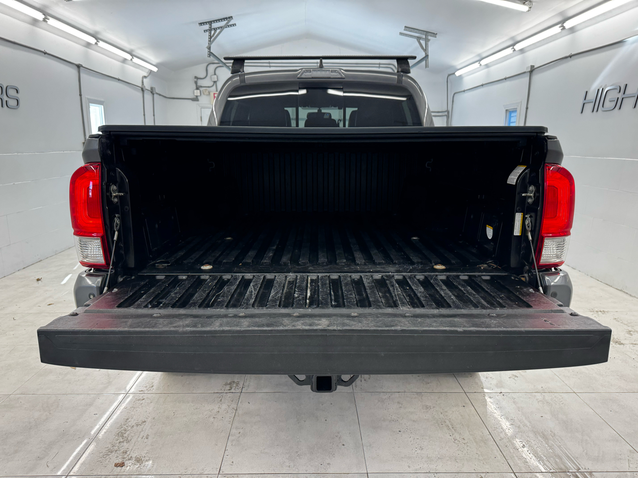 Toyota Tacoma TRD Off Road Double Cab 5' Bed V6 4x4 MT (Natl) 2017