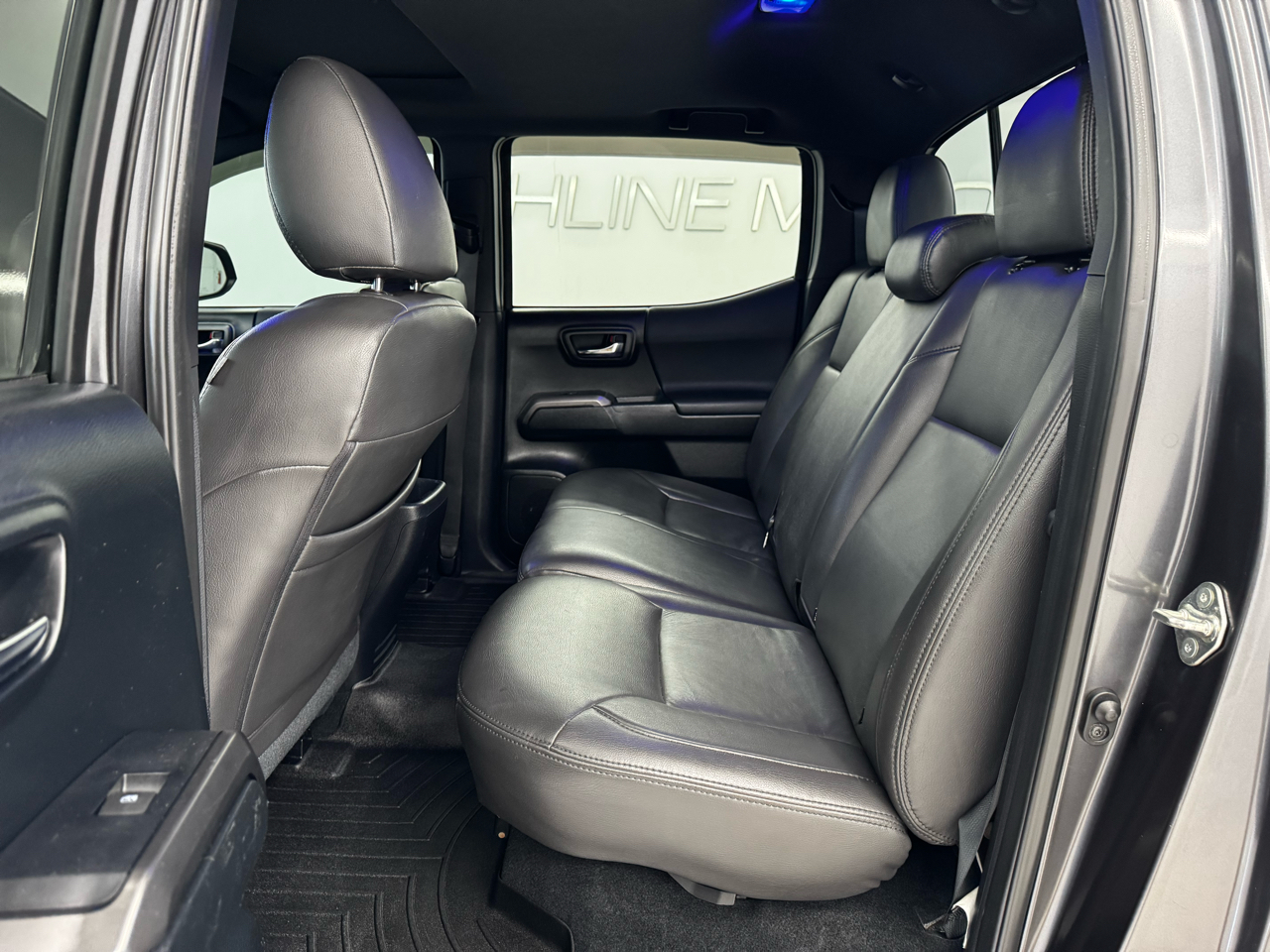 Toyota Tacoma TRD Off Road Double Cab 5' Bed V6 4x4 MT (Natl) 2017