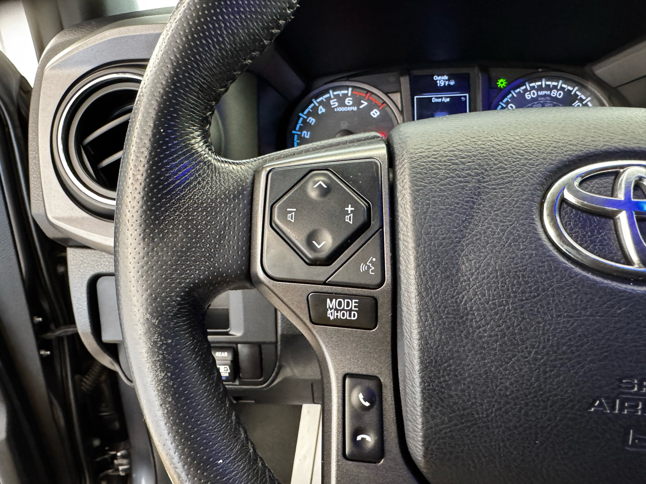 Toyota Tacoma TRD Off Road Double Cab 5' Bed V6 4x4 MT (Natl) 2017