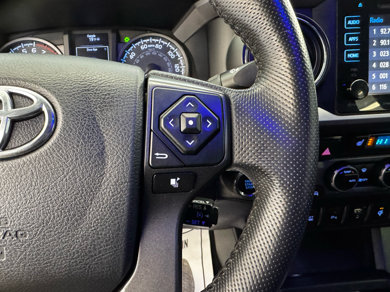 Toyota Tacoma TRD Off Road Double Cab 5' Bed V6 4x4 MT (Natl) 2017