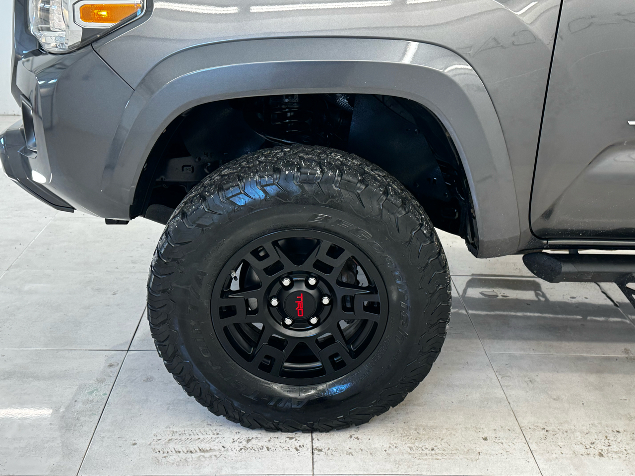 Toyota Tacoma TRD Off Road Double Cab 5' Bed V6 4x4 MT (Natl) 2017