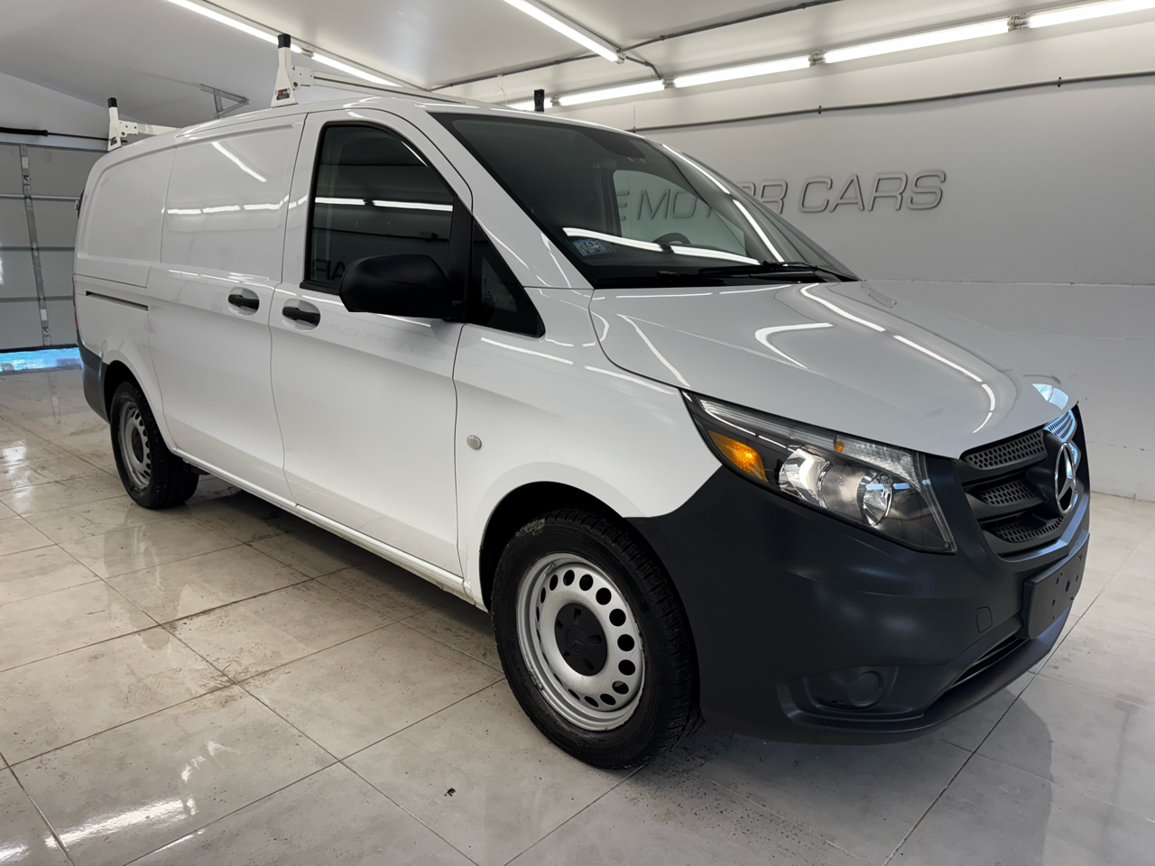 Mercedes-Benz Metris Cargo Van Standard Roof 126" Wheelbase 2017
