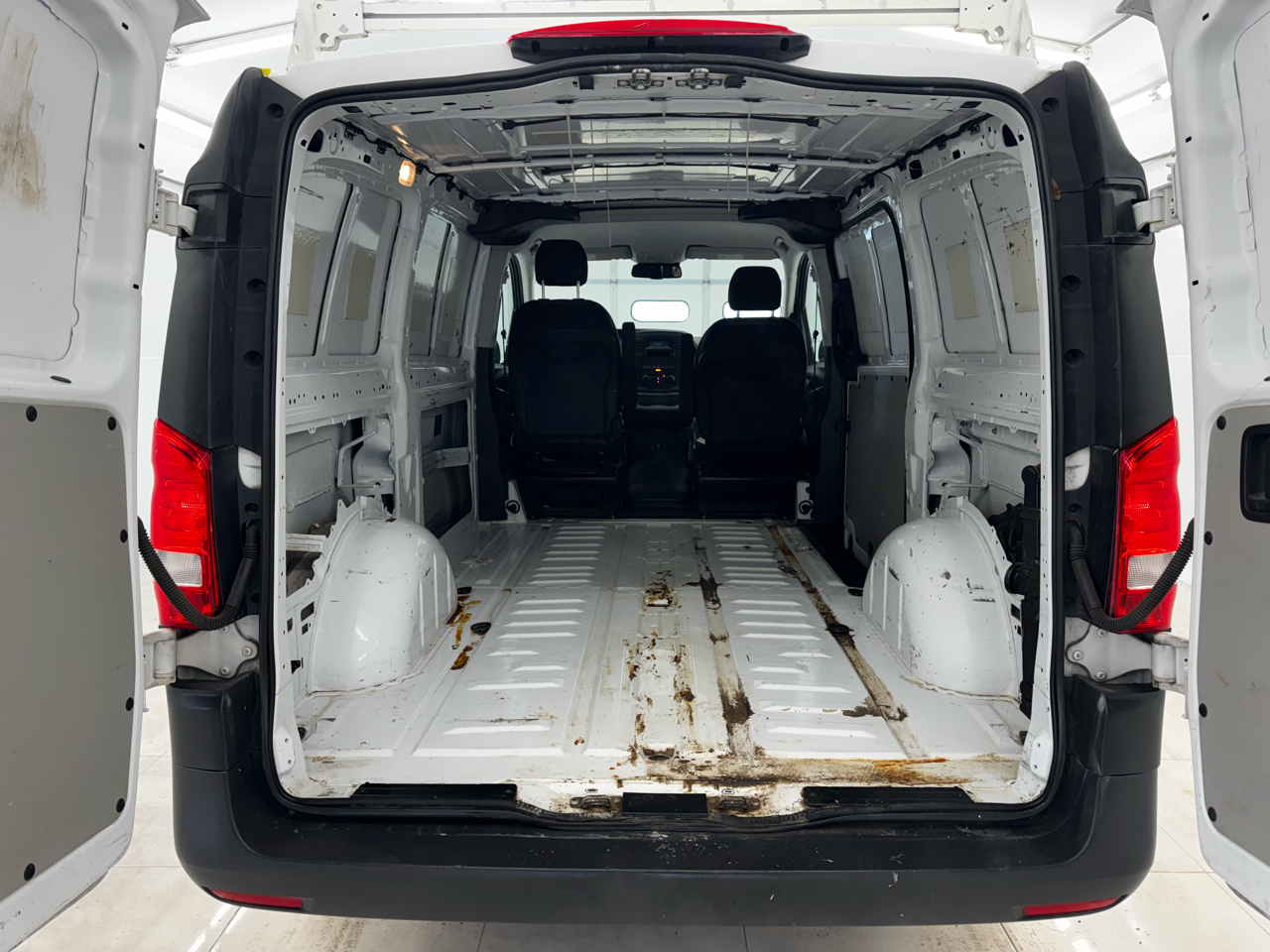 Mercedes-Benz Metris Cargo Van Standard Roof 126" Wheelbase 2017