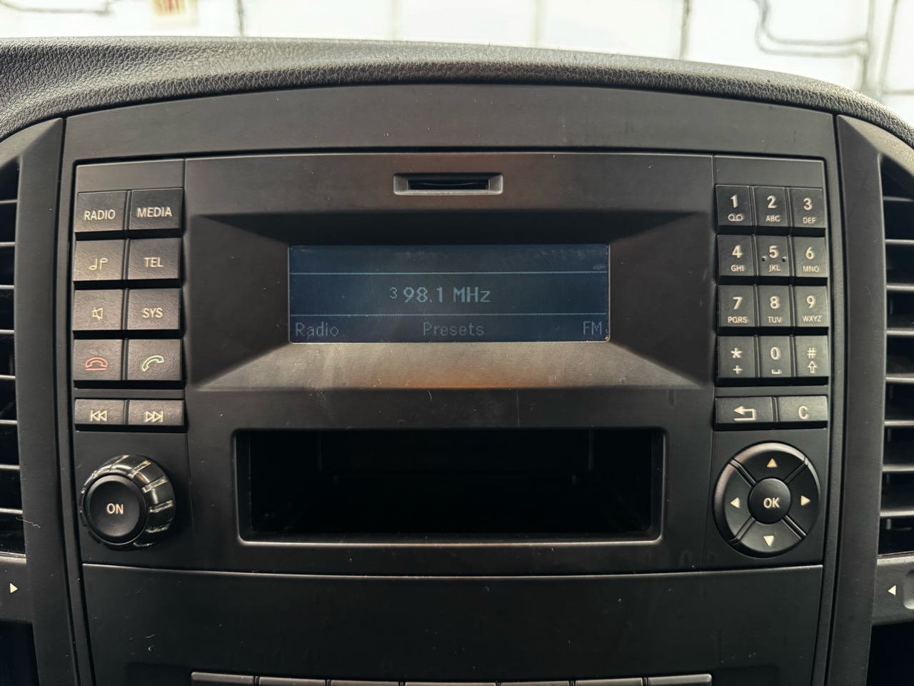 Mercedes-Benz Metris Cargo Van Standard Roof 126" Wheelbase 2017