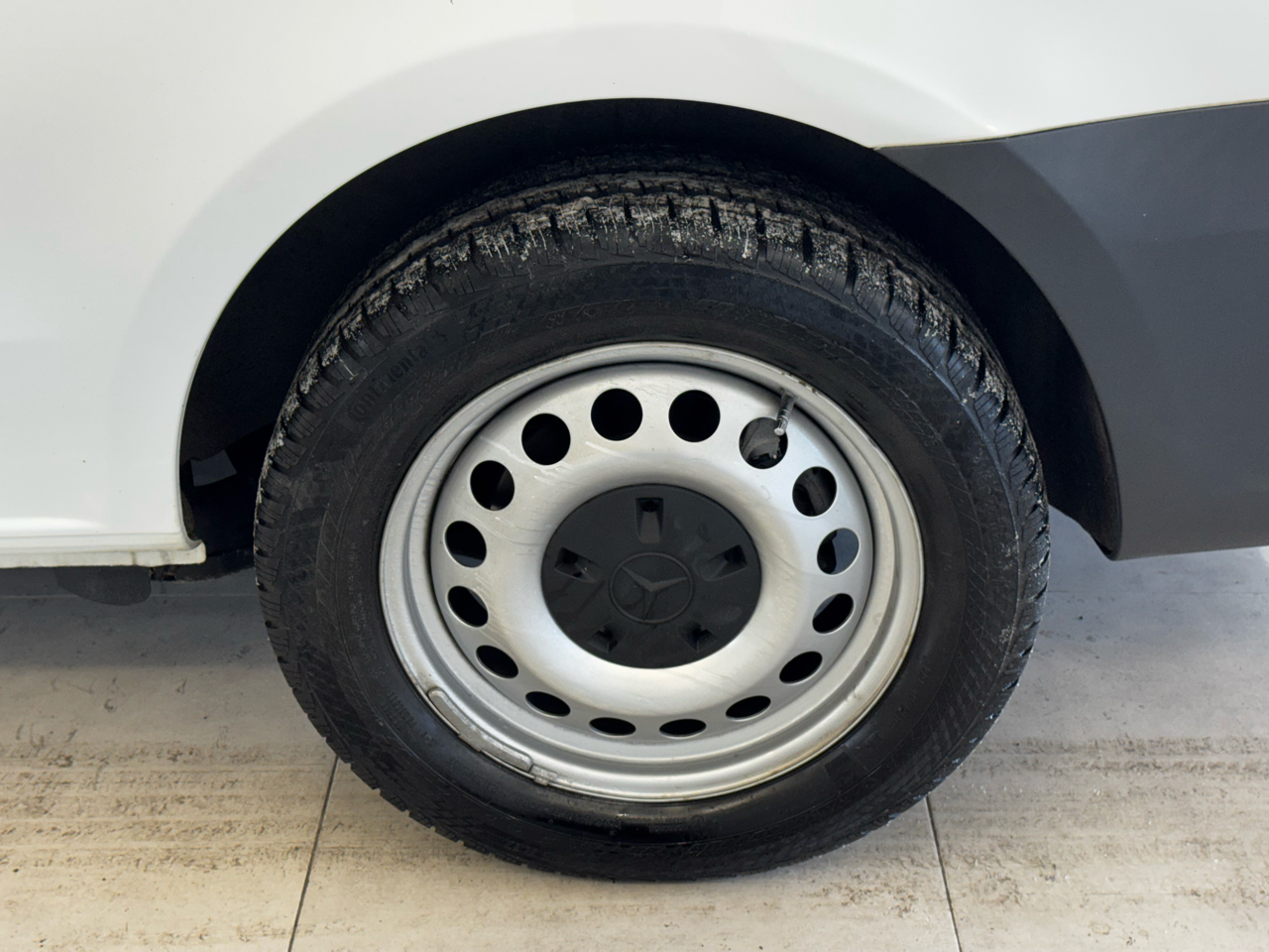 Mercedes-Benz Metris Cargo Van Standard Roof 126" Wheelbase 2017