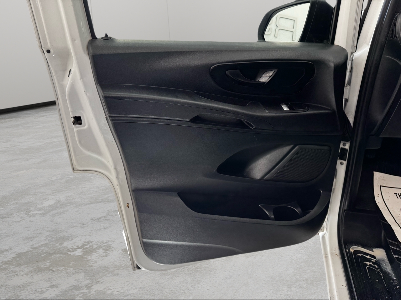 Mercedes-Benz Metris Cargo Van Standard Roof 126" Wheelbase 2017