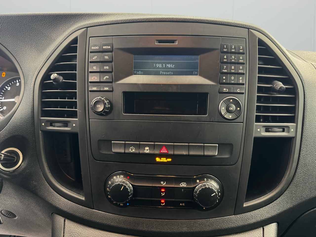 Mercedes-Benz Metris Cargo Van Standard Roof 126" Wheelbase 2017