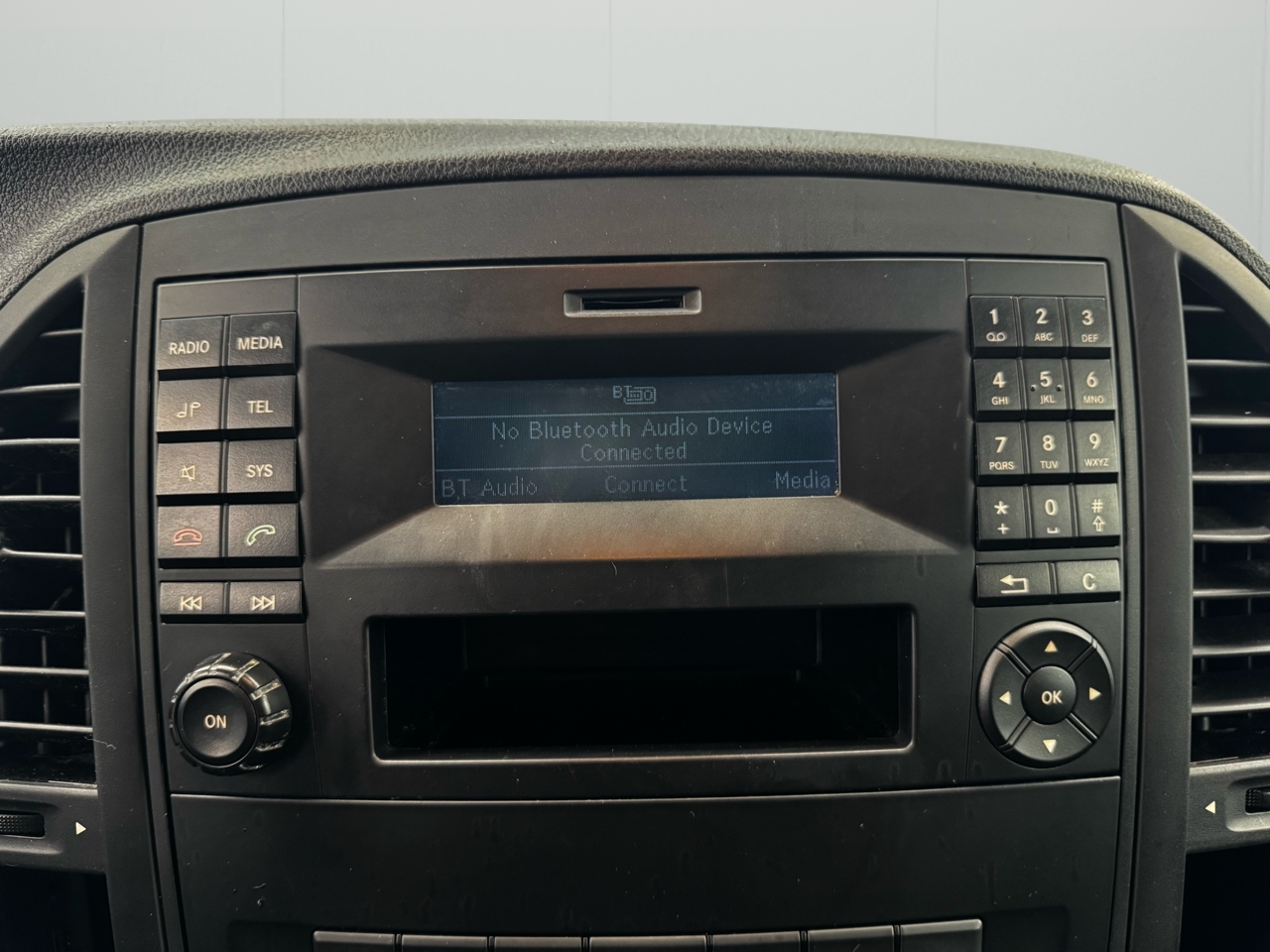 Mercedes-Benz Metris Cargo Van Standard Roof 126" Wheelbase 2017