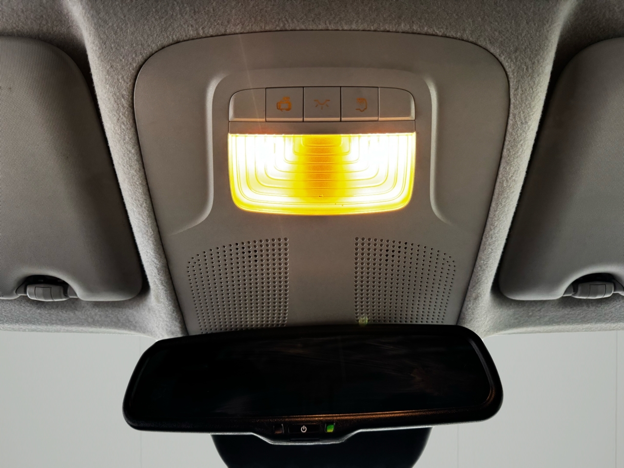 Mercedes-Benz Metris Cargo Van Standard Roof 126" Wheelbase 2017